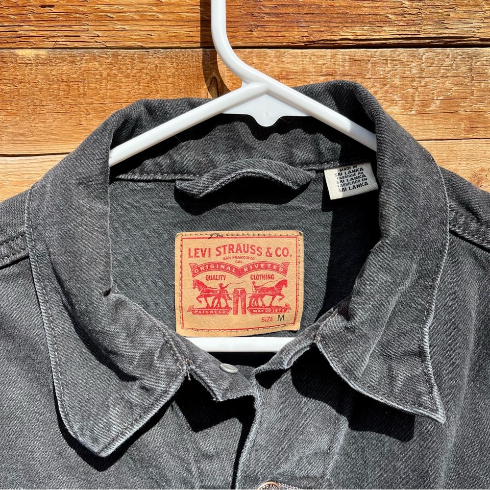 Levi's Black Denim Trucker Jacket Medium - Picture 3 of 7